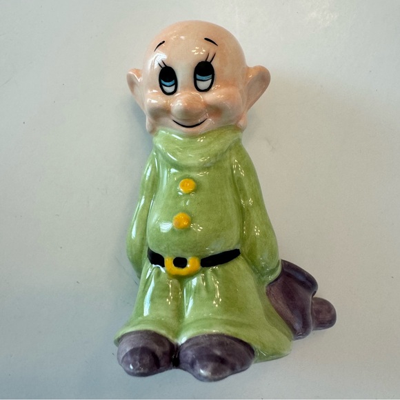 Disney Snow White Dopey First Kiss Seven Dwarfs Salt And Pepper Shakers Ceramic - Picture 6 of 10